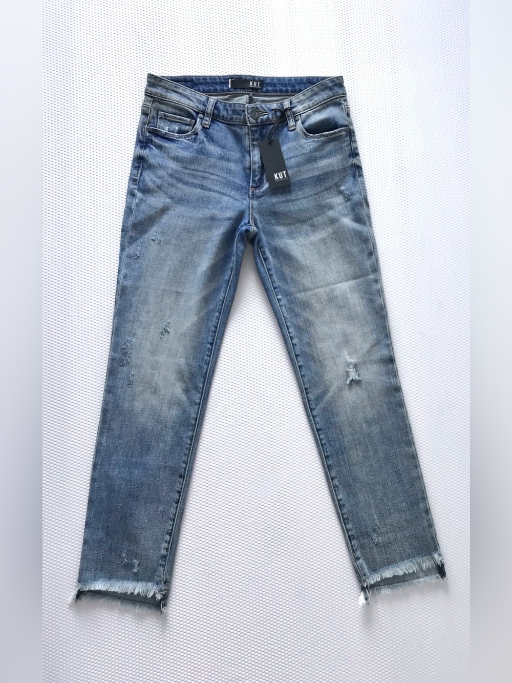 Kut from the Kloth Straight Leg Ankle Crop Jeans Distressed Raw Hem EUC 6 W29